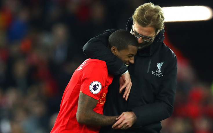 Вайналдум се забавлява по улиците на Ливърпул