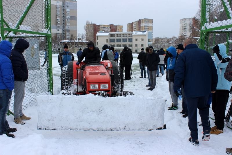 Две малки сини сърца отсрамиха феновете на първа тренировка1