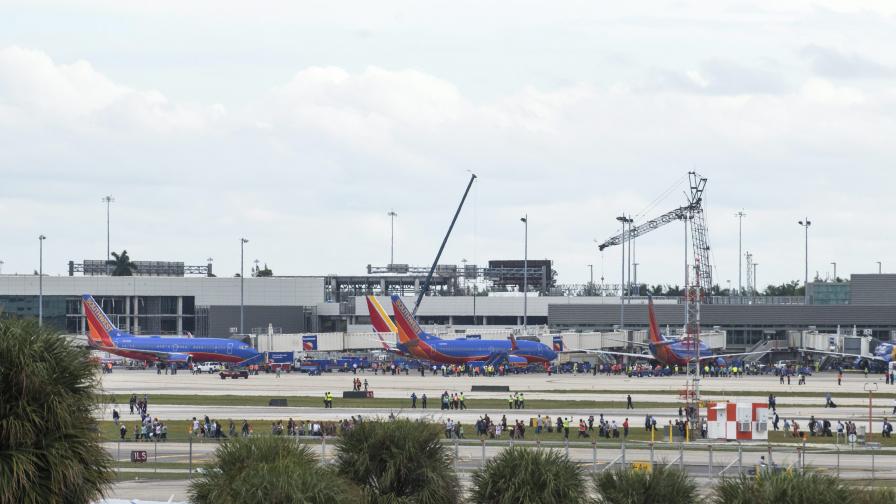 Мъж откри стрелба на летище във Флорида, петима убити