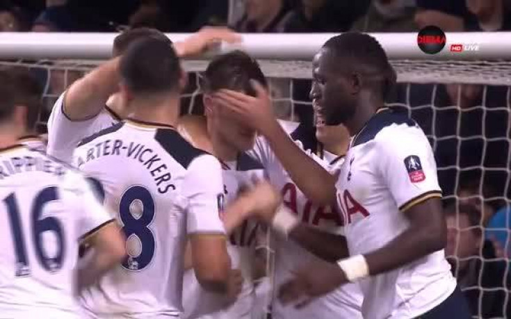 Тотнъм проби защитата на Астън Вила