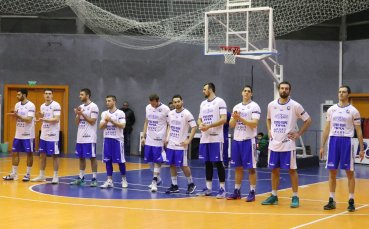 Академик трепери до последно на Черно море, но взе победата