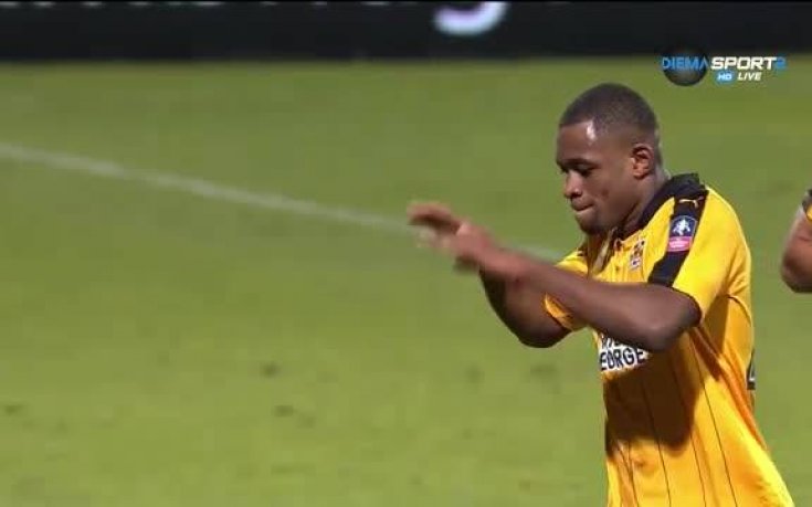 Уче Икпеазу наказа Лийдс с мощен удар