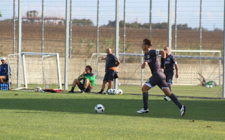 Нефтохимик се раздели с двама