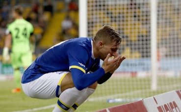 Милан взе Деулофеу