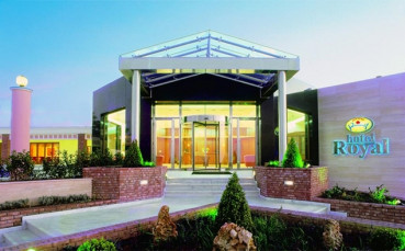 Луксозен 4-звезден хотел подслонява Черно море в Гърция