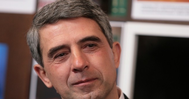 Президентът не управлява а представлява държавата и не може да