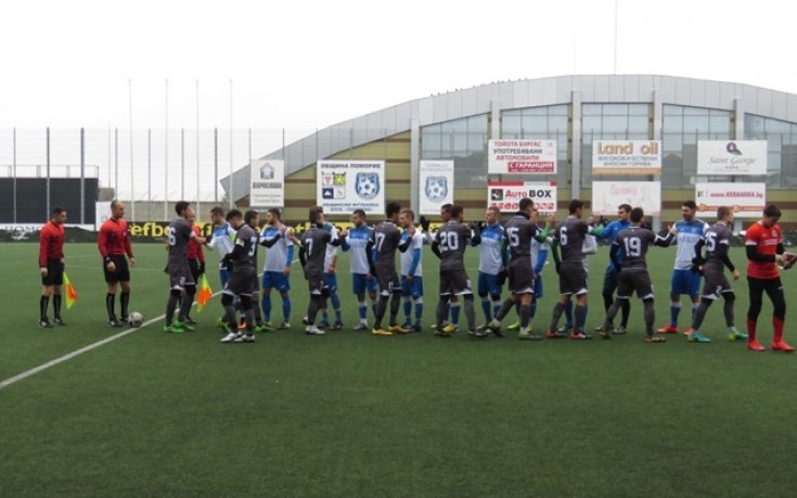 Нефтохимик в почивка до лагера в Алания