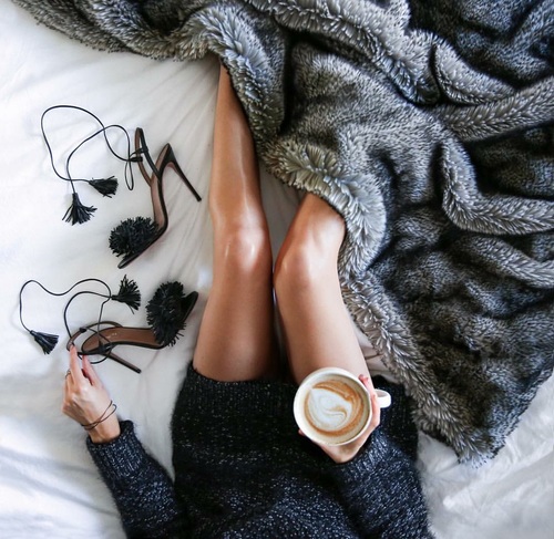  изложба жена кафе 