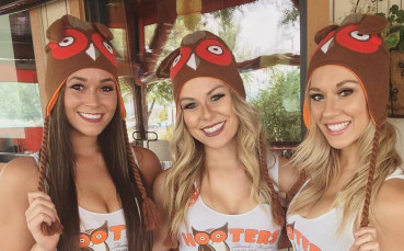 facebook.com/hooters/