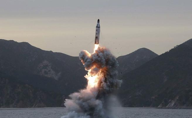 Какво трябва да знаем за междуконтиненталните балистични ракети на Северна Корея