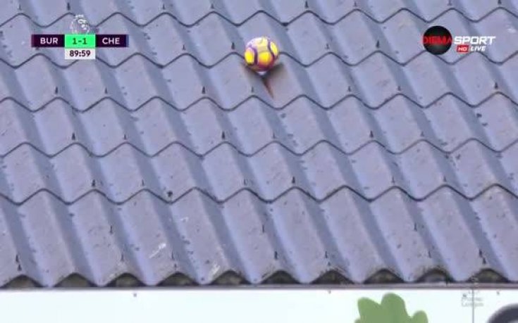 Къде Тибо Куртоа скри топката в мача с Бърнли