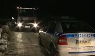 Изхвърлиха тяло от черен джип край Самоков