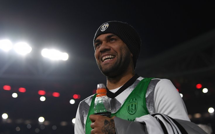 Дани Алвеш заби звучен шамар в лицето на Барса