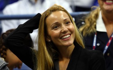 Половинката на Джокович го сряза на живо във Фейсбук