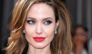 Анджелина с частно посещение в Бъкингамския дворец