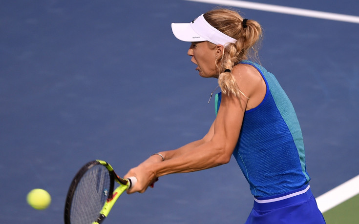 Возняцки е на финал в Дубай, чака я Свитолина
