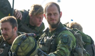 Швеция връща задължителната казарма