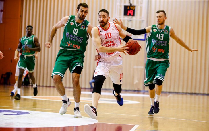 Лукойл удържа Балкан в дербито на кръга в баскетбола