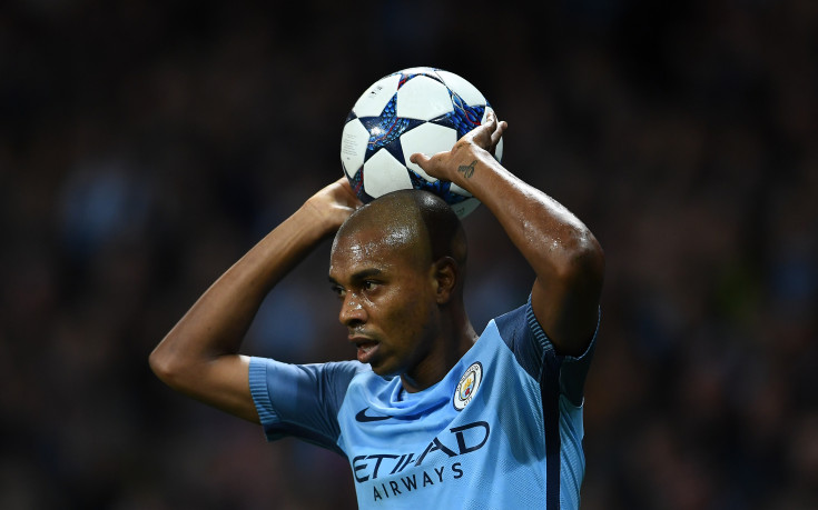 Манчестър Сити вдига Фернандиньо за сблъсъка с Ливърпул