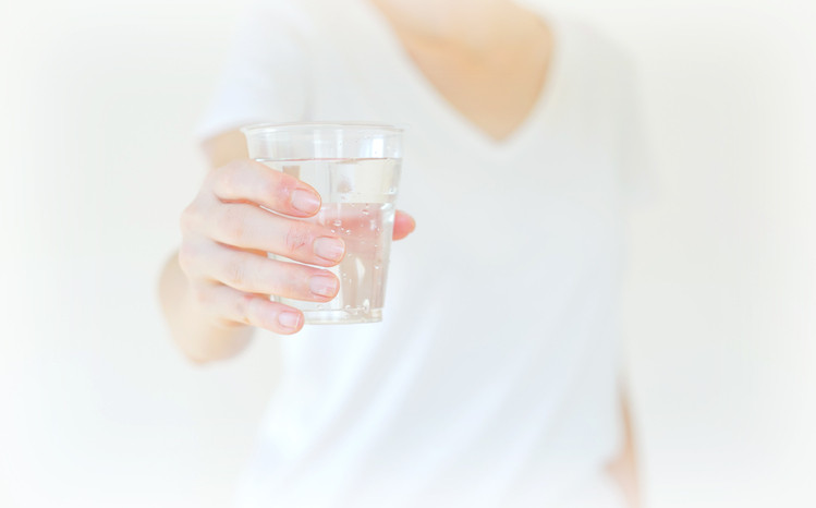 <p>2. Топлата вода отпуска мускулите и се препоръчва да се пие като отлично средство за облекчаване на менструалните болки.</p>