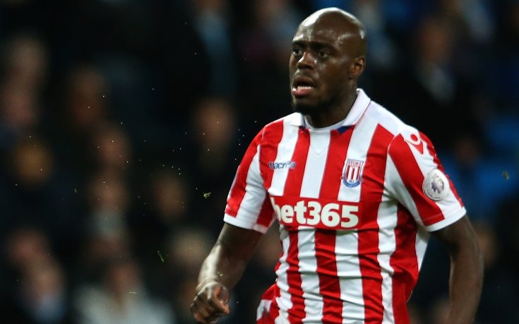 Стоук на крачка да договори защитник на Порто