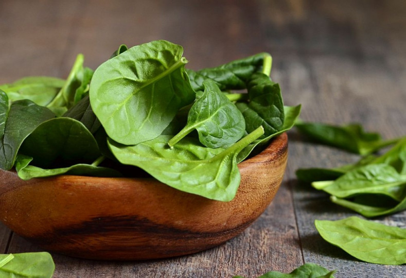 Спанак - този зеленчук е източник на желязо, калций и витамин А и С, отлична храна за костите и мозъка.