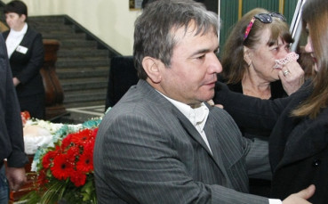 Погребват Сюлейманоглу в Истанбул