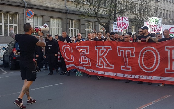 Огромни наказания за ЦСКА след мача с Лудогорец, затварят и сектор