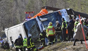 Трима загинаха и 26 ранени в катастрофа с ученици