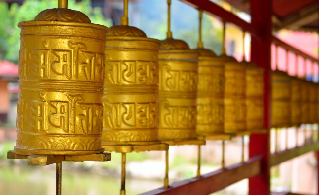 Тибетски лама се отказа от монашеството, защото вдигна сватба