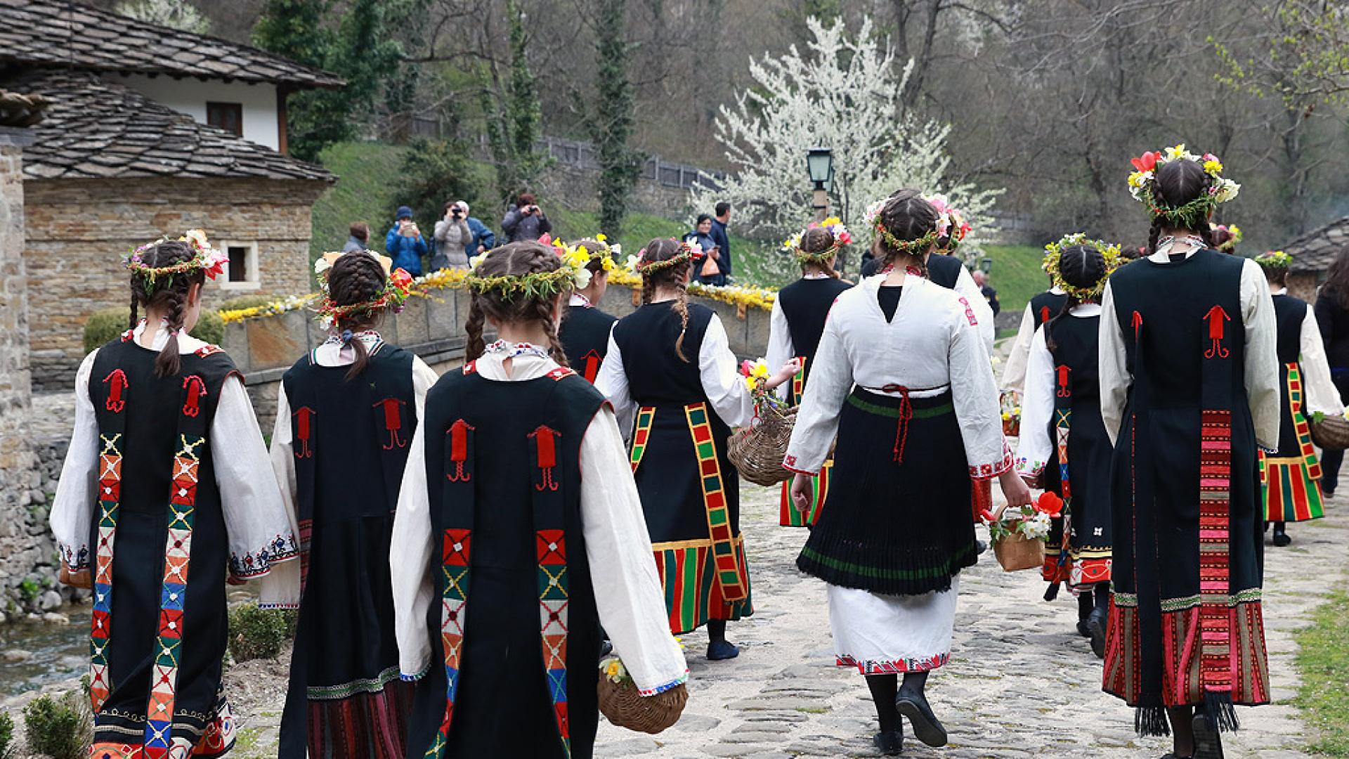 Днес православните християни в България отбелязват Лазаровден – един от