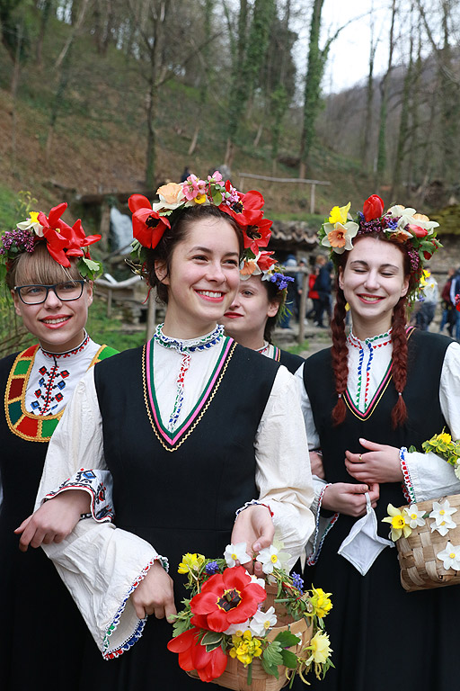 Ой, Лазаре, Лазаре, добре си ми дошъл Лазаре - Лазарки в ЕМО Етър