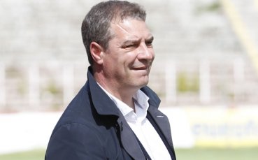 В Локо Пд залагат на Бащата и Тунчев, докато се разберат със Сашо Станков