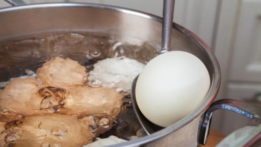  <p><strong>7 трика</strong> по какъв начин <strong>да не счупите яйцата</strong> за <strong>Великден</strong></p> 