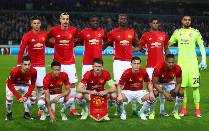 Аристократичен Ман Юнайтед усложни реванша си