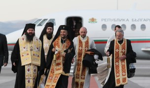 Посрещането на Благодатния огън у нас