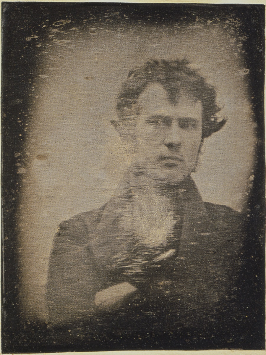Робърт Корнелиъс на първия заснет някога автопортрет и портрет като цяло, 1839 г.