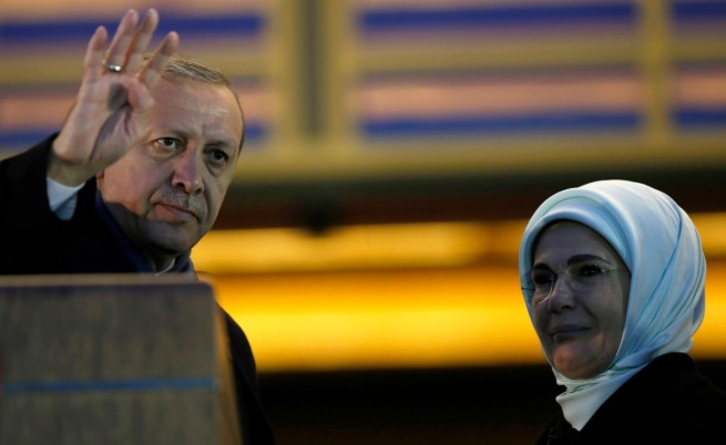  Реджеп Ердоган и брачната половинка му 