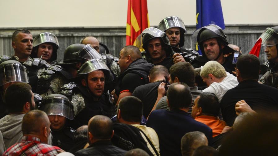 "Крик": Спецагент и лидерът на сърбите дърпали конците в Македония