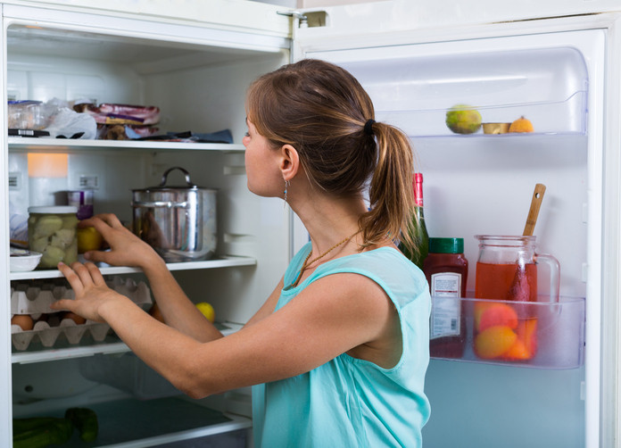 Никаква топла храна в хладилника - не слагайте топла храна в хладилника. По този начин хладилникът може да се развали, а и самата храна губи своите качества.