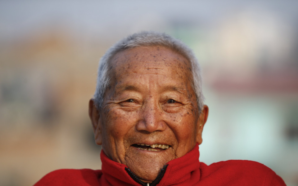 85-годишен почина при опит да стане най-възрастният катерач на Еверест