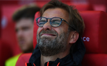 Шегобиецът Клоп се забавлява с трансферните абсурди