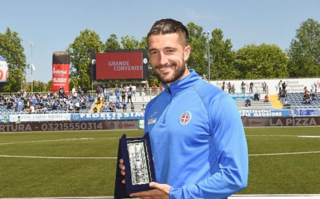 Втородивизионния италиански футболен клуб Авелино иска да върне в състава