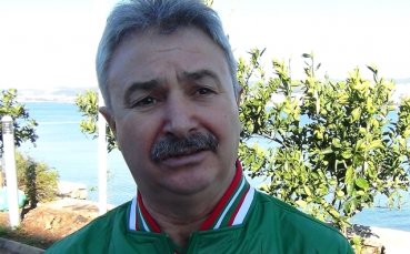 Жест: световен вицешампион подари екип на кмета на Монтана