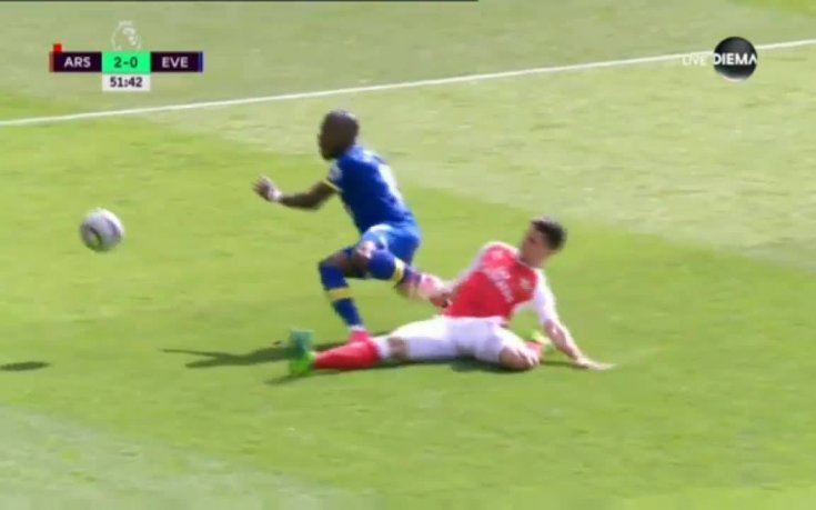 Ужасяваща контузия претърпя Габриел, чакат се вести за него