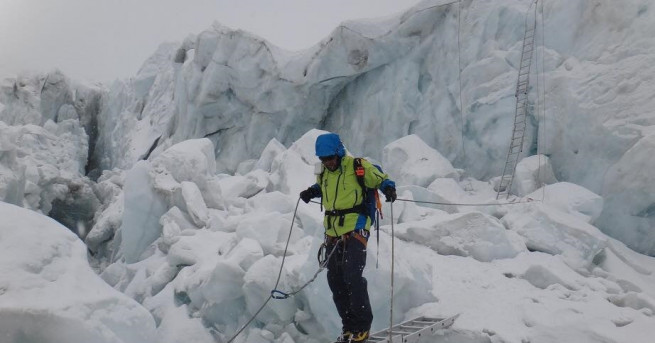 В Хималаите се намира още един наш алпинист Атанас Скатов