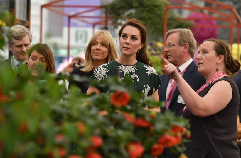 Херцогинята на Кеймбридж Кейт Мидълтън не се спира със светските изяви дори и в деня след сватбата на по-малката си сестра Пипа. В понеделник сутрин, 22 май, тя присъства на събитието Chelsea Flower Show.