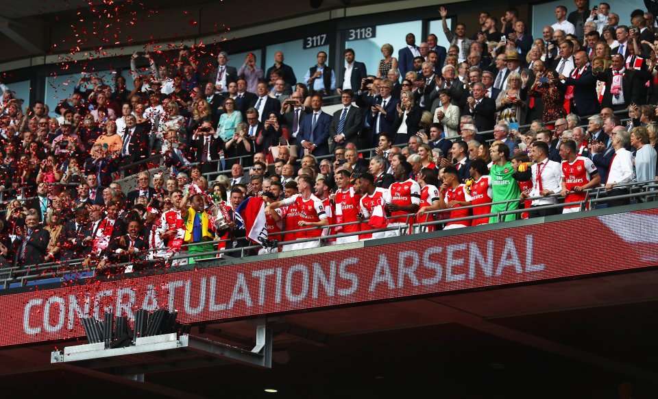 Триумфът на Арсенал в снимки1
