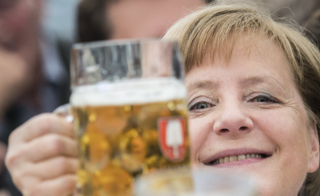 FT: Меркел само дето не обяви смъртта на Западния съюз