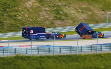 Забравете Формула 1 - с каравани е в пъти по-забавно!